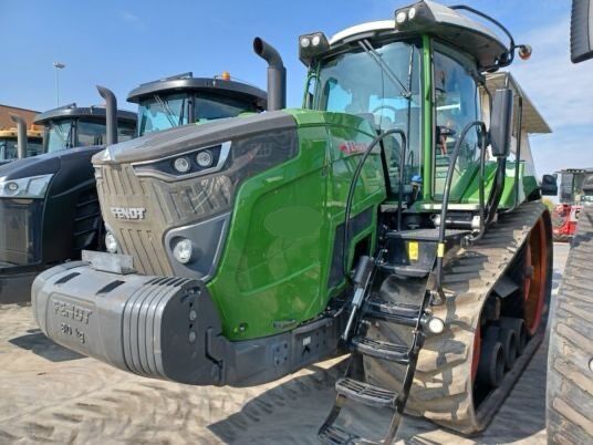 Fendt 943 crawler tractor