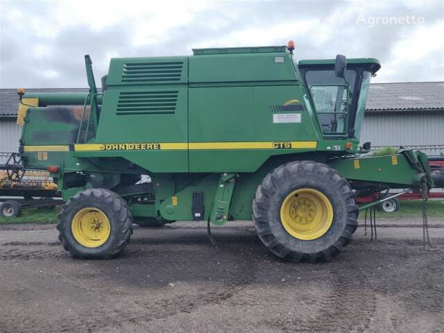 John Deere CTS grain harvester