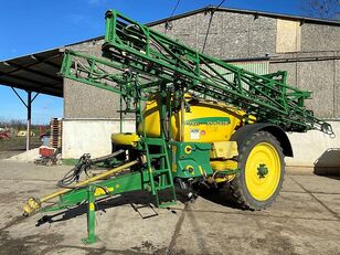 John Deere 732i trailed sprayer