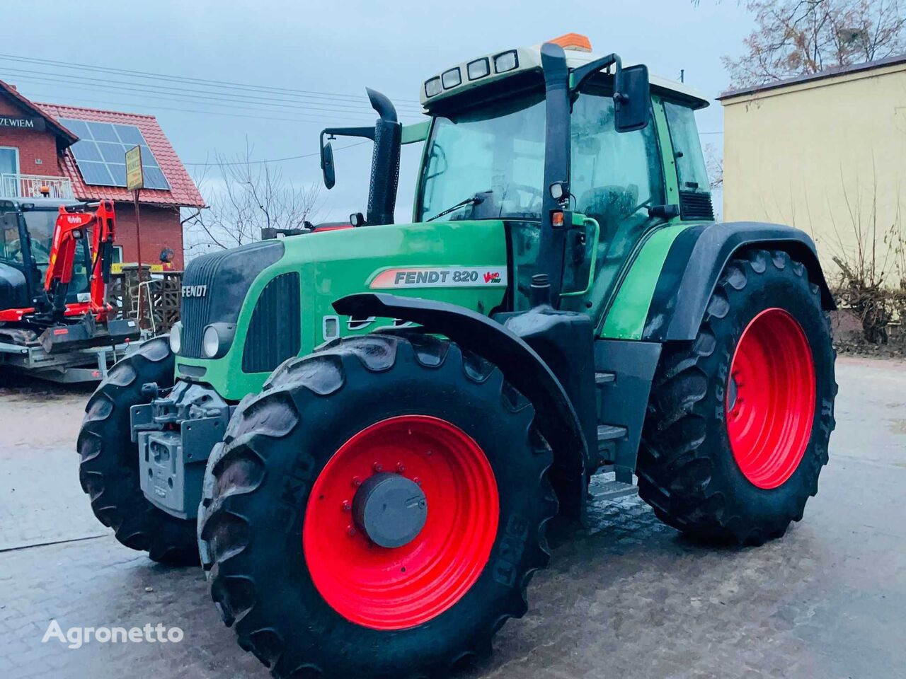 Fendt 820 Vario TMS  wheel tractor
